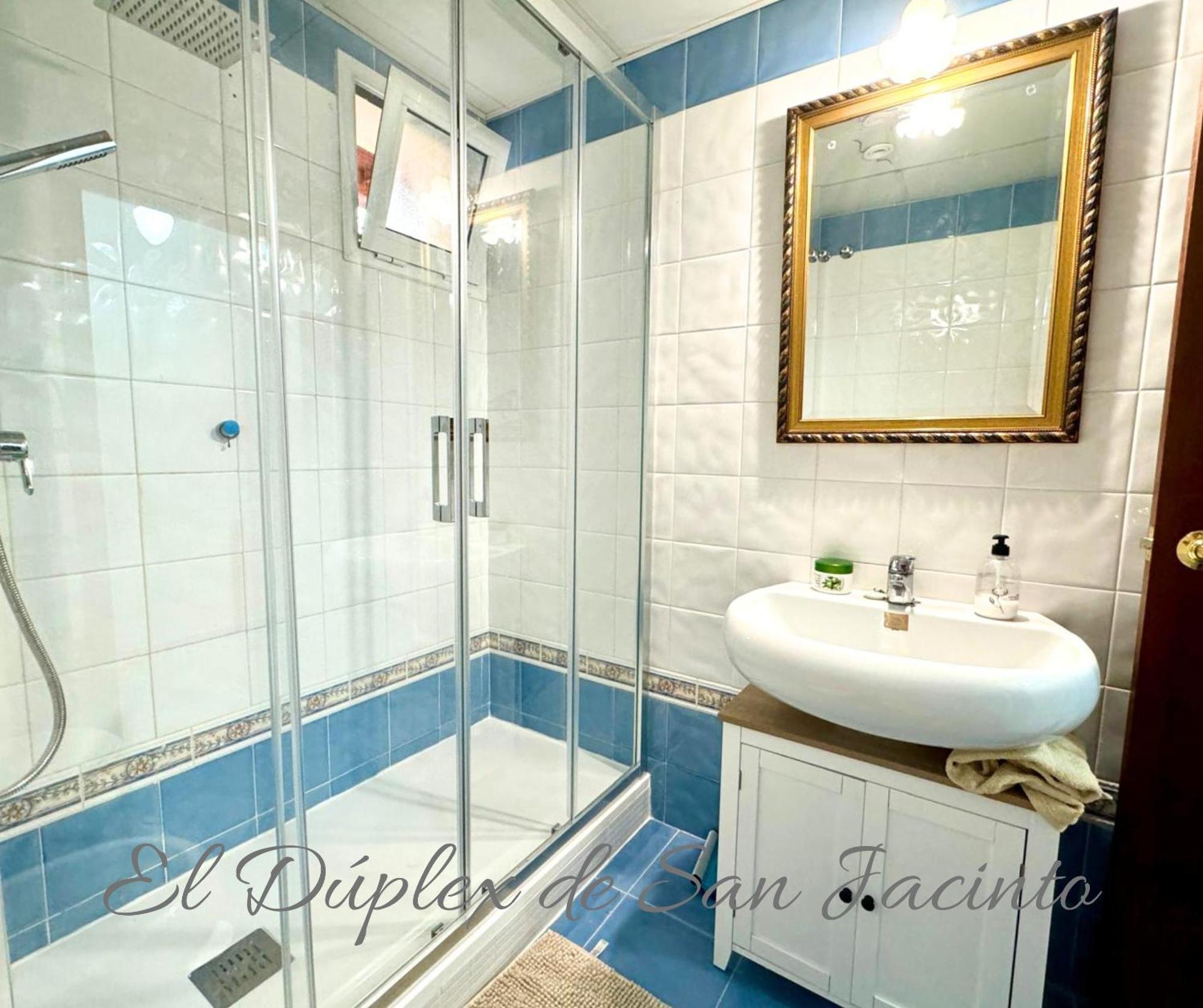 El Duplex De San Jacinto Apartment Sevilla Bagian luar foto