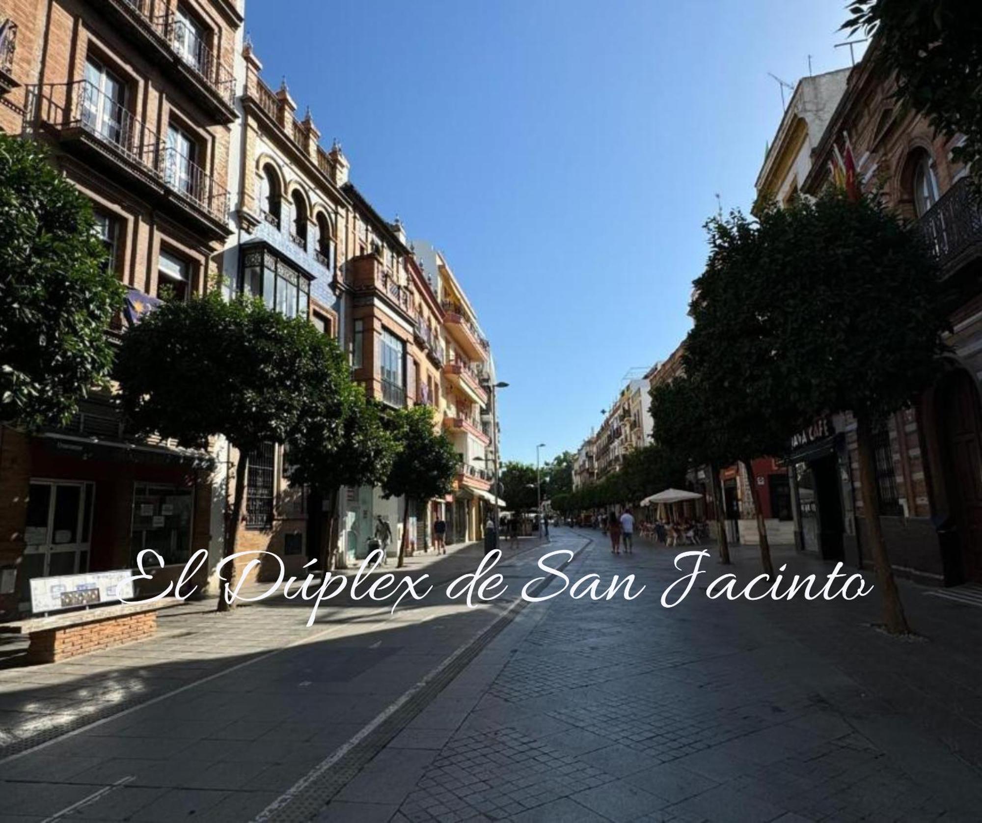 El Duplex De San Jacinto Apartment Sevilla Bagian luar foto