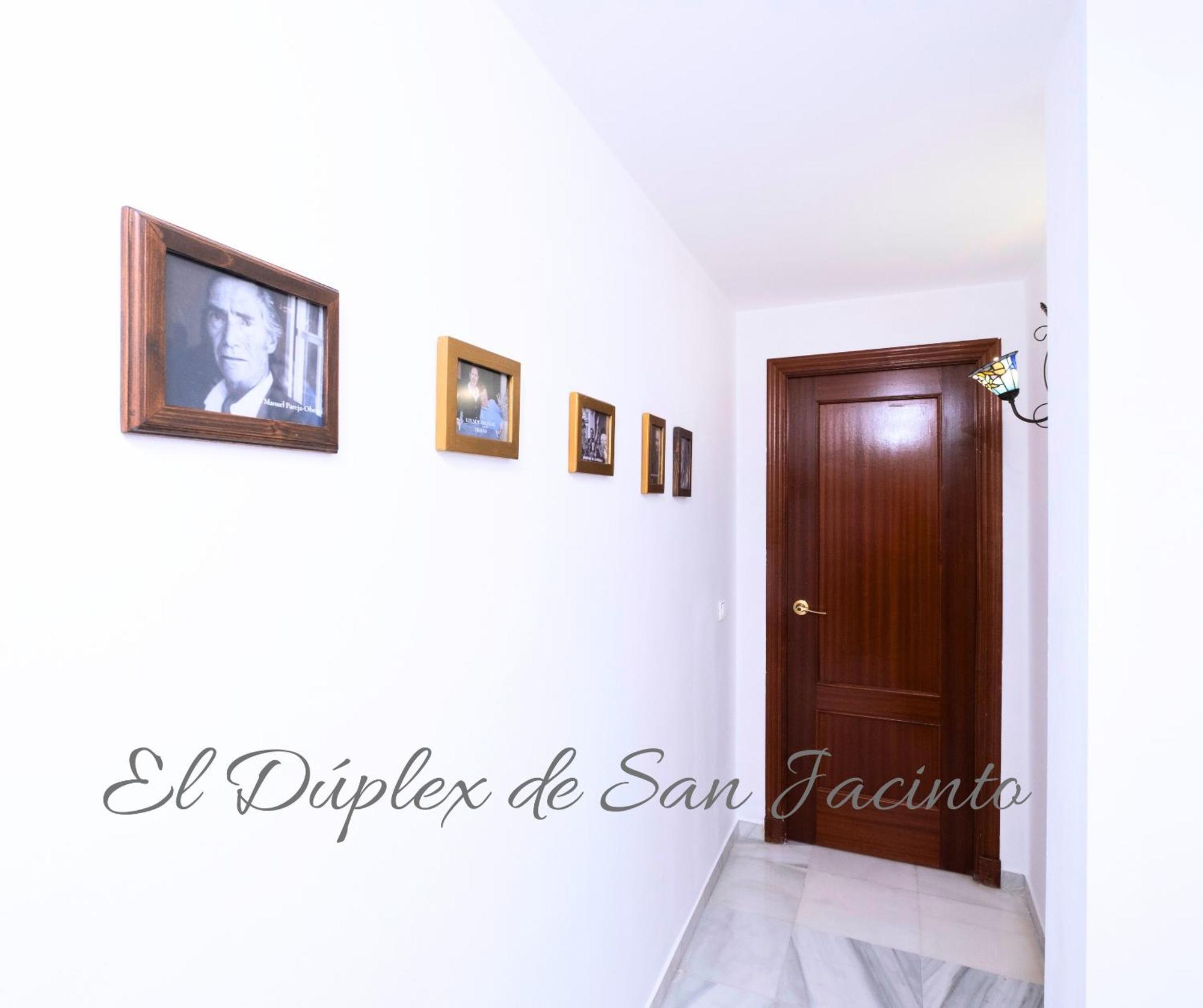 El Duplex De San Jacinto Apartment Sevilla Bagian luar foto