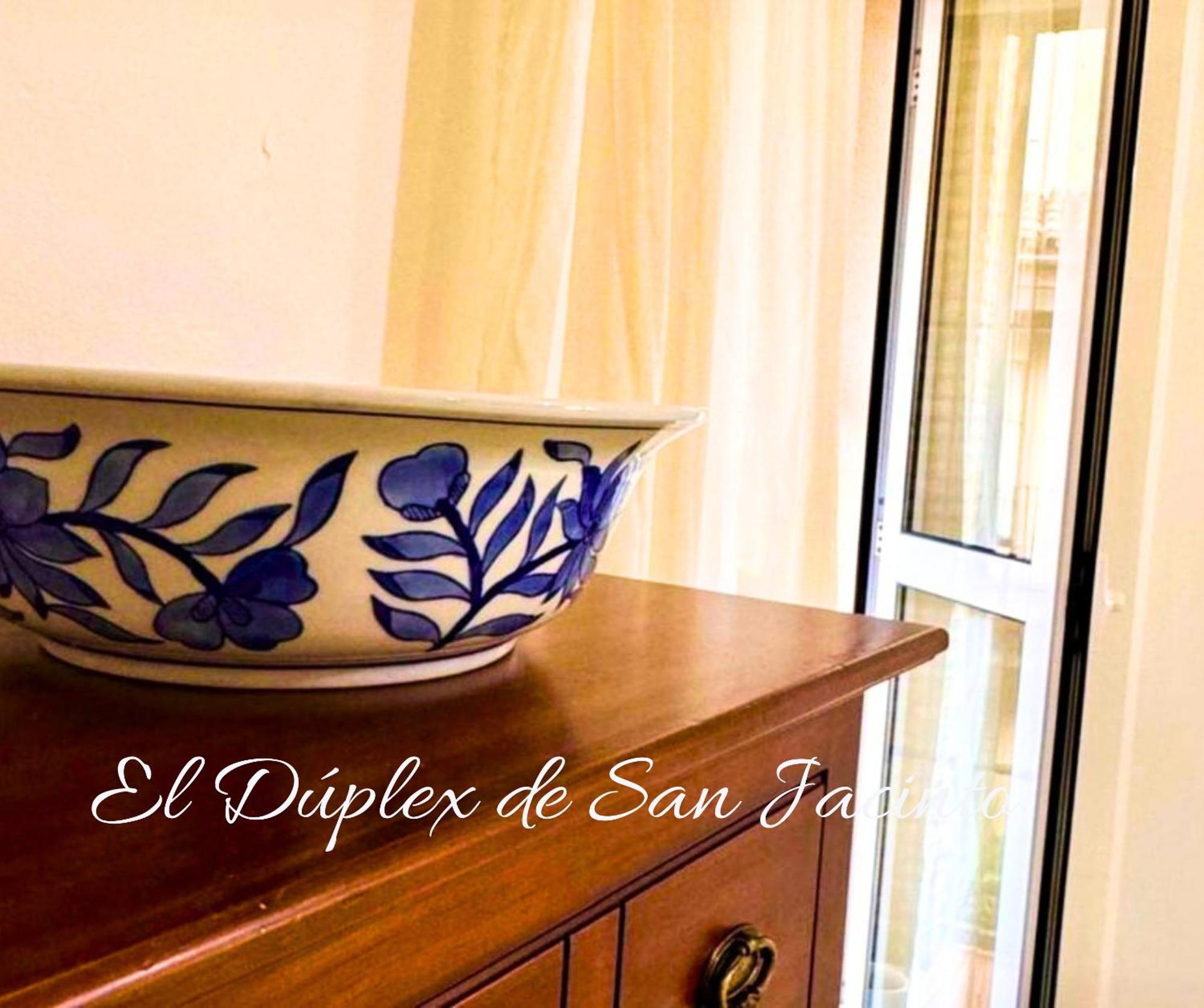 El Duplex De San Jacinto Apartment Sevilla Bagian luar foto