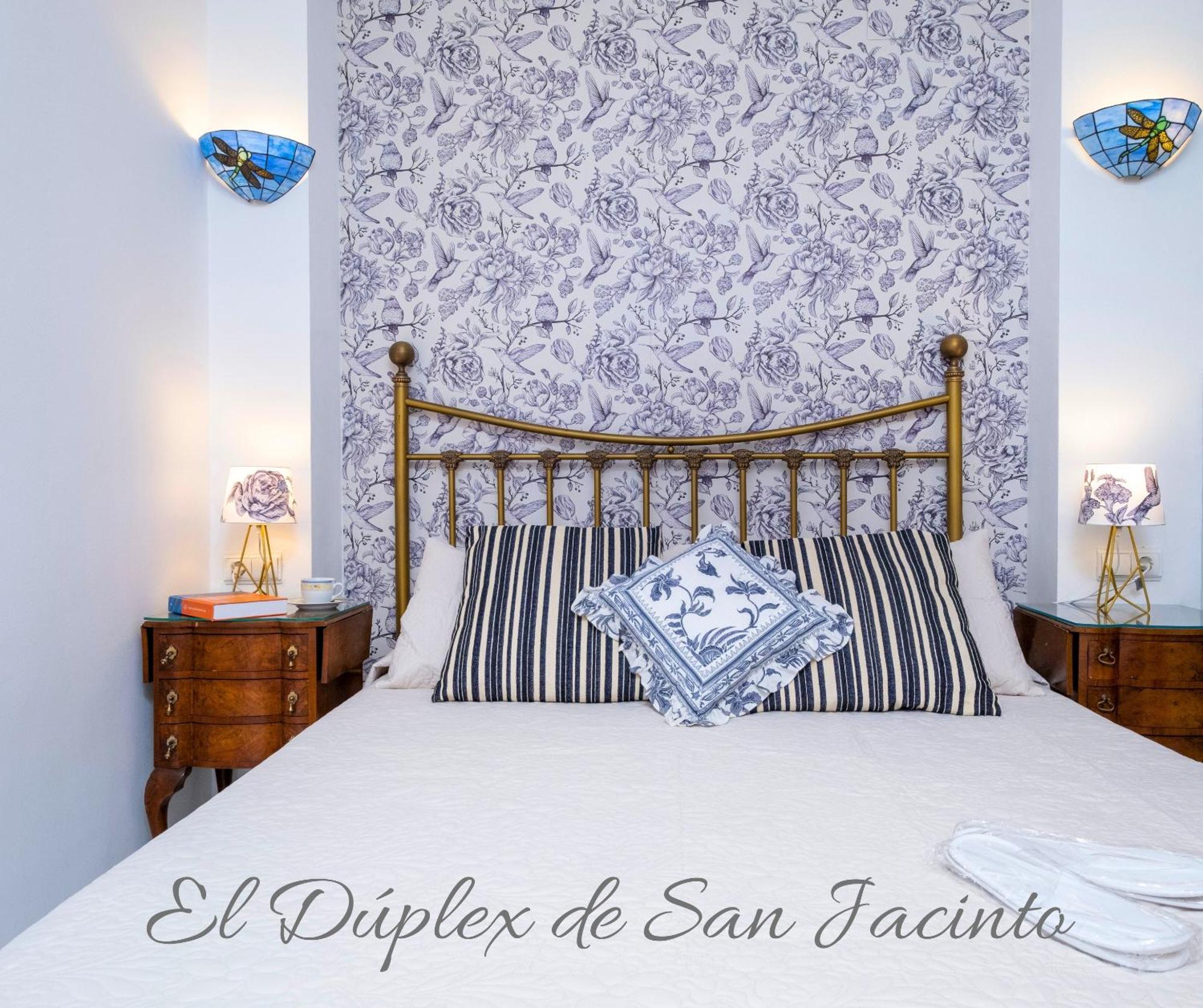 El Duplex De San Jacinto Apartment Sevilla Bagian luar foto
