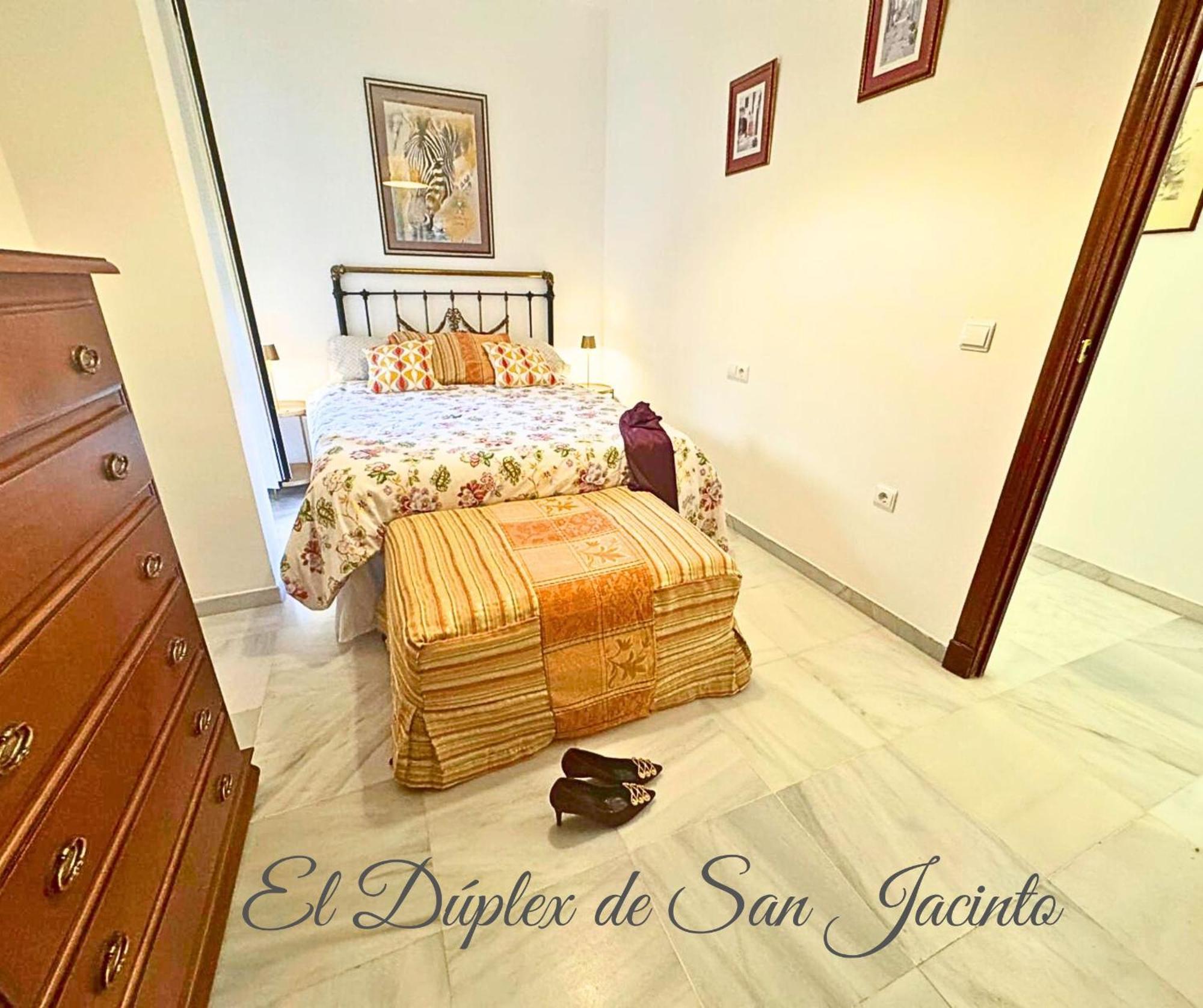 El Duplex De San Jacinto Apartment Sevilla Bagian luar foto