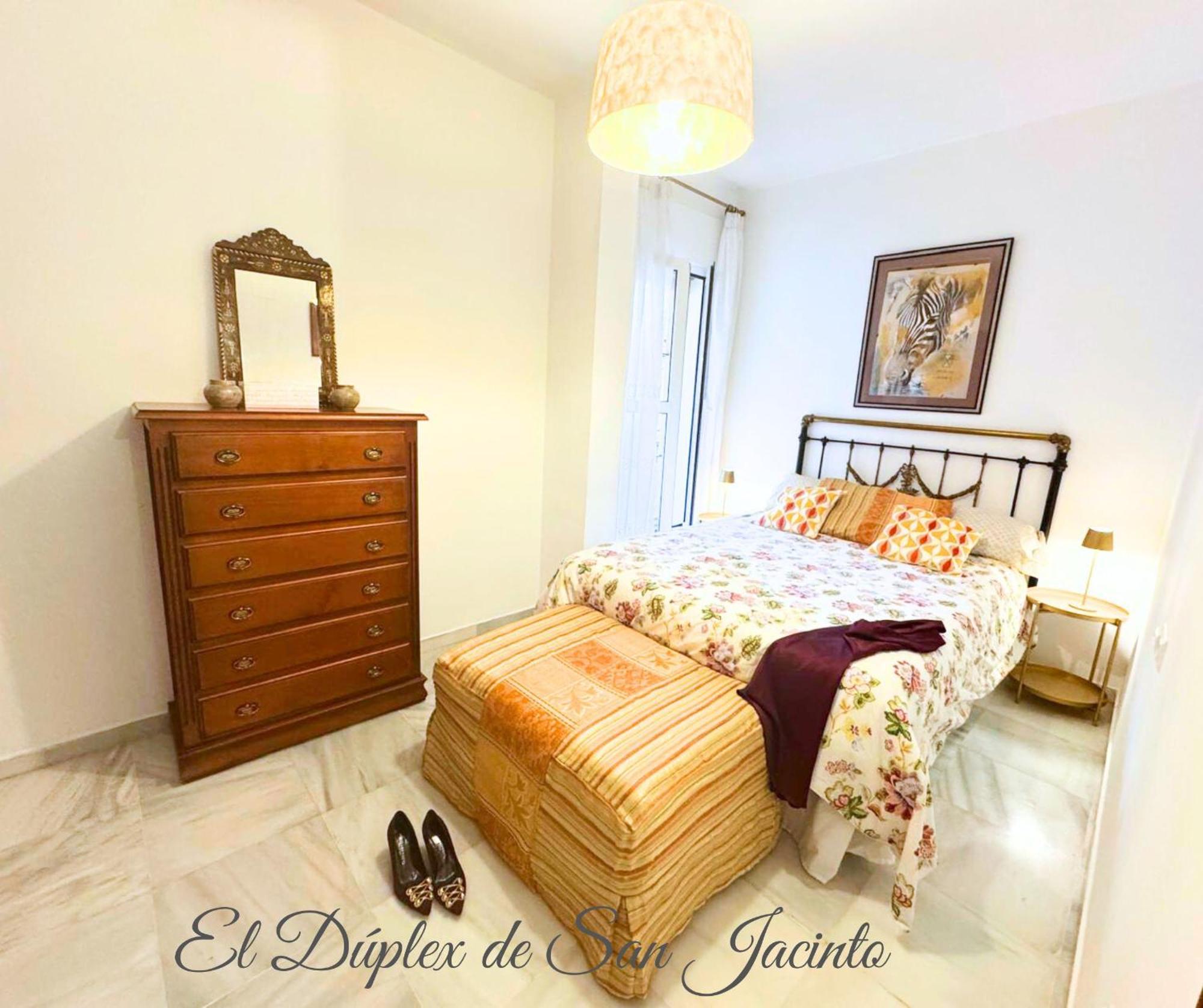El Duplex De San Jacinto Apartment Sevilla Bagian luar foto